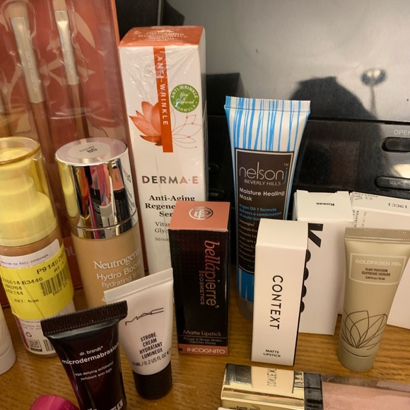 MAKEUP AND SKINCARE BUNDLE OF 35 NEW ITEMS NAME BRANDS - Picture 9 of 10
